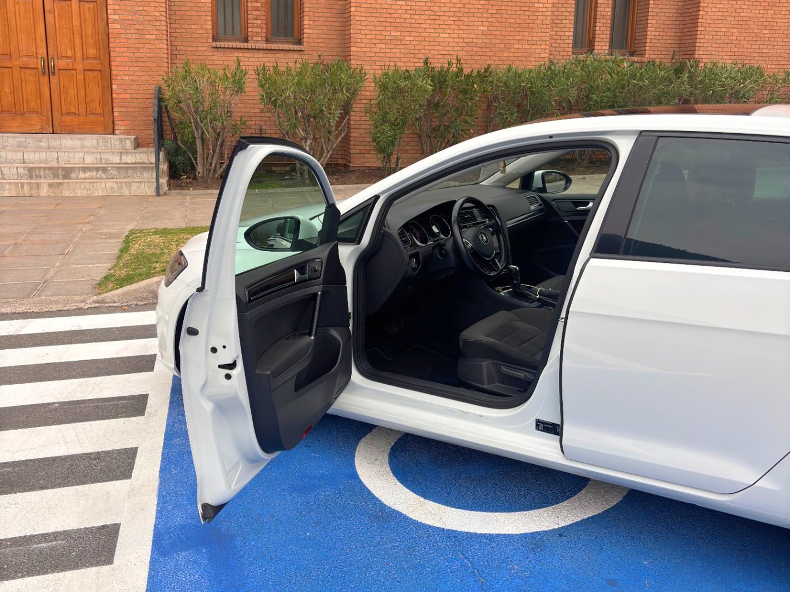 Volkswagen GOLF Highline 1.4 TSI 2019 - Imagen 7 de 9