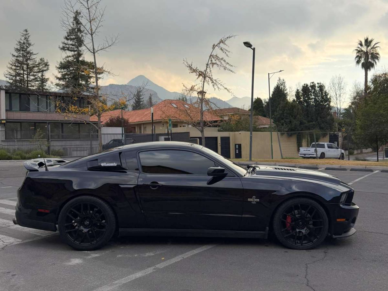 Ford MUSTANG GT 5.0 V8 Coupe 2011 - Imagen 4 de 15