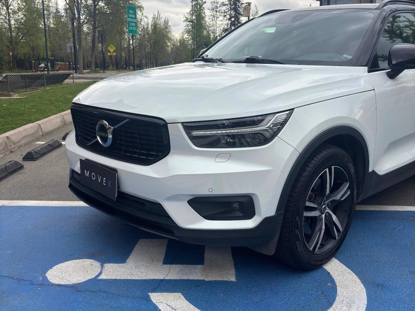 Volvo XC40 T5 R-Design AWD 2018 - Foto 2 de 9