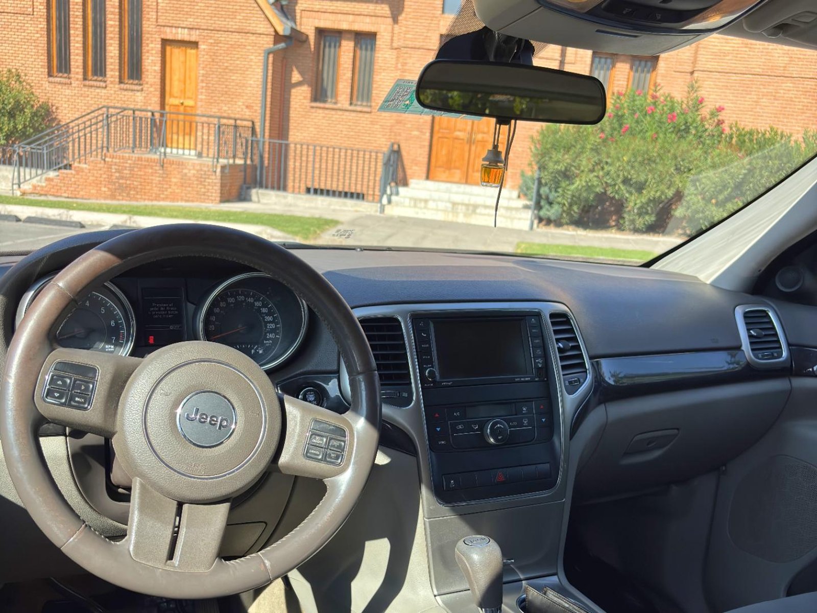 Jeep GRAND CHEROKEE LAREDO 2012 - Imagen 10 de 11