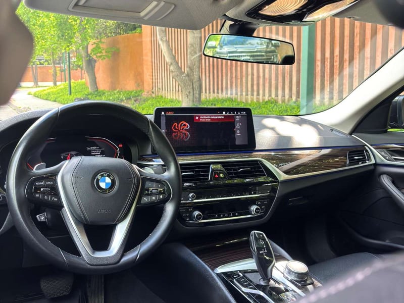 BMW 520d 2023 - Imagen 7 de 9