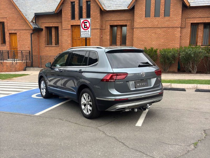 Volkswagen TIGUAN Comfortline 2.0 TSI 4Motion 2019 - Imagen 6 de 10