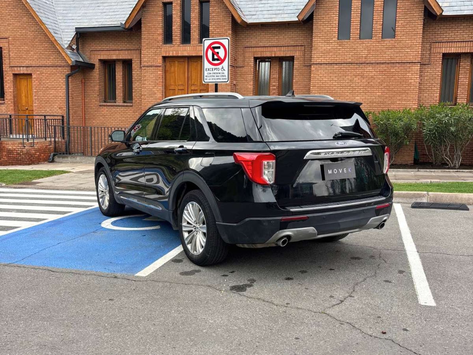 Ford EXPLORER Explorer Limited 2022 - Foto 5 de 9