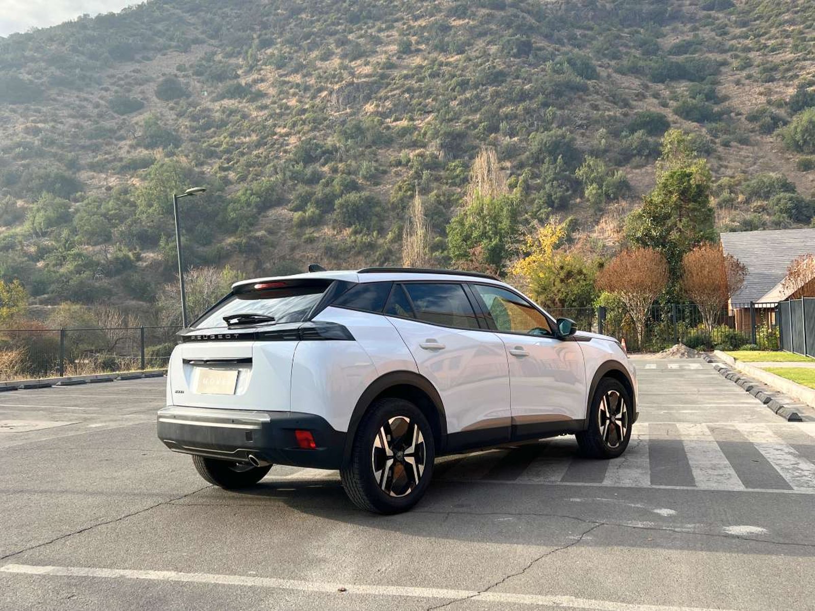 Peugeot 2008 Allure Pack BlueHDi 130 EAT8 2024 - Imagen 4 de 13