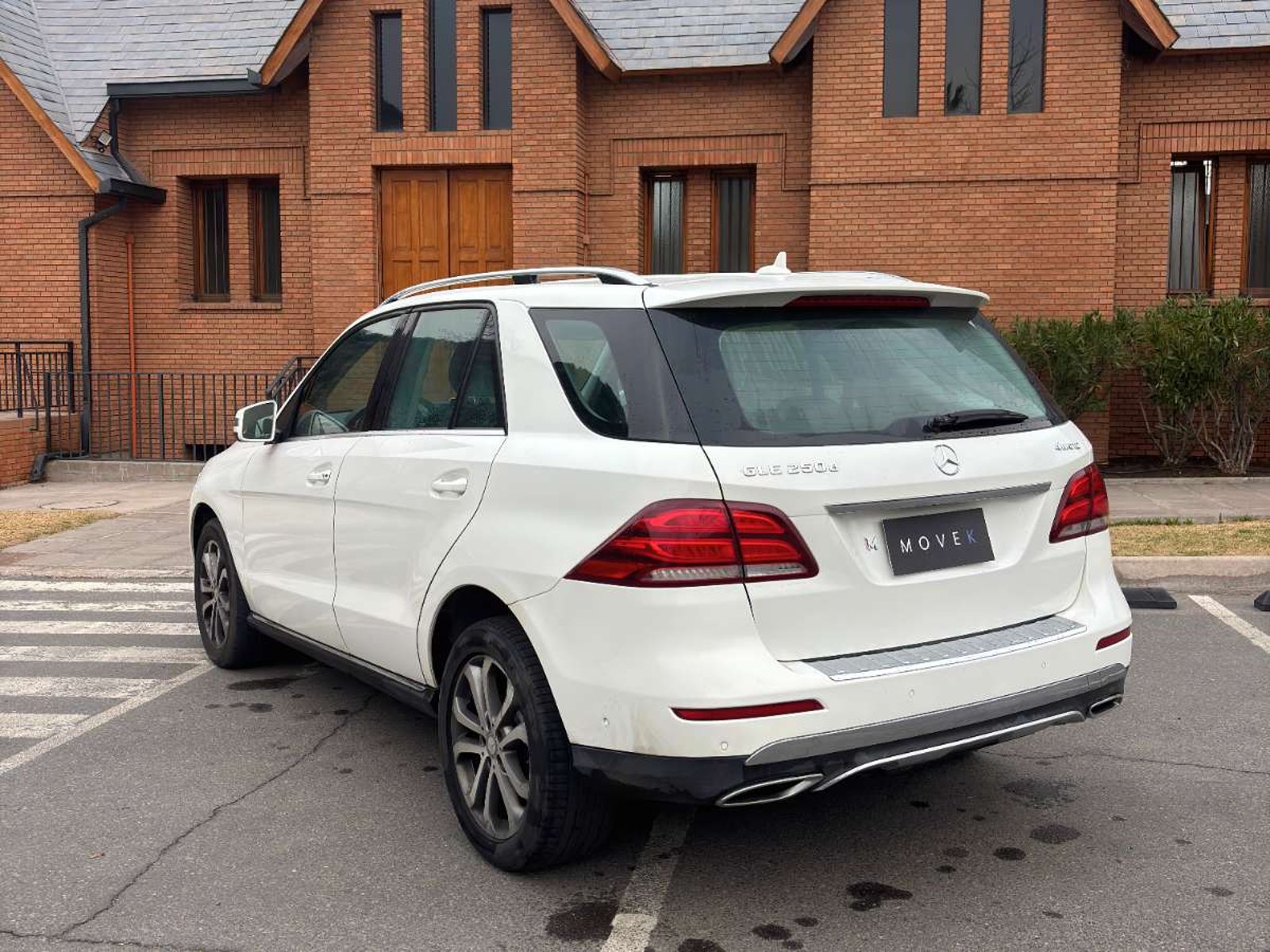 Mercedes-Benz GLE250D 4MATIC 2.1 DIÉSEL 2016 - Imagen 6 de 10