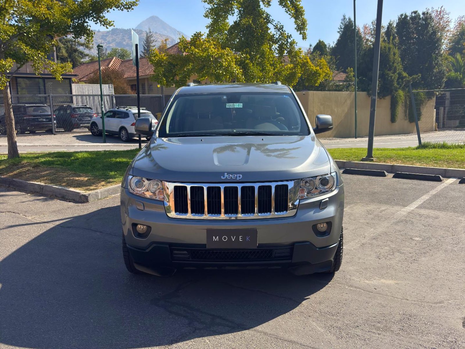 Jeep GRAND CHEROKEE LAREDO 2012 - Foto 2 de 11