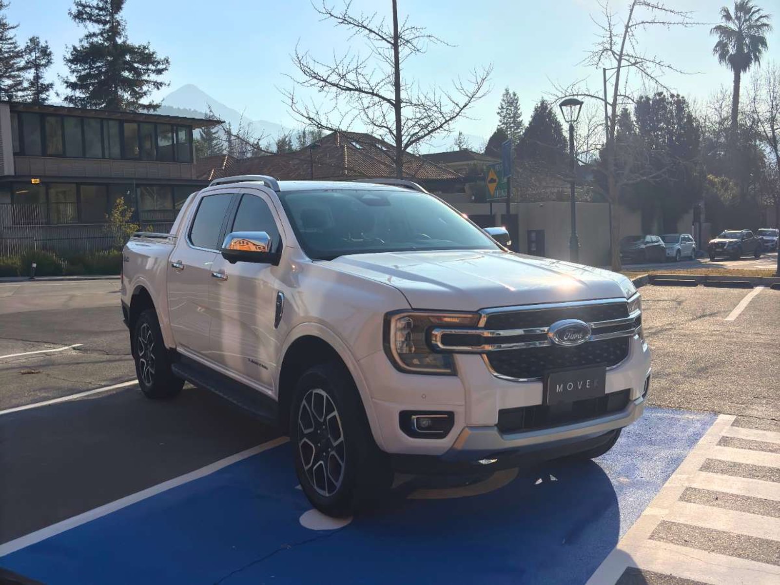 Ford RANGER Limited Black 3.0 V6 4x4 2024 - Foto 3 de 10