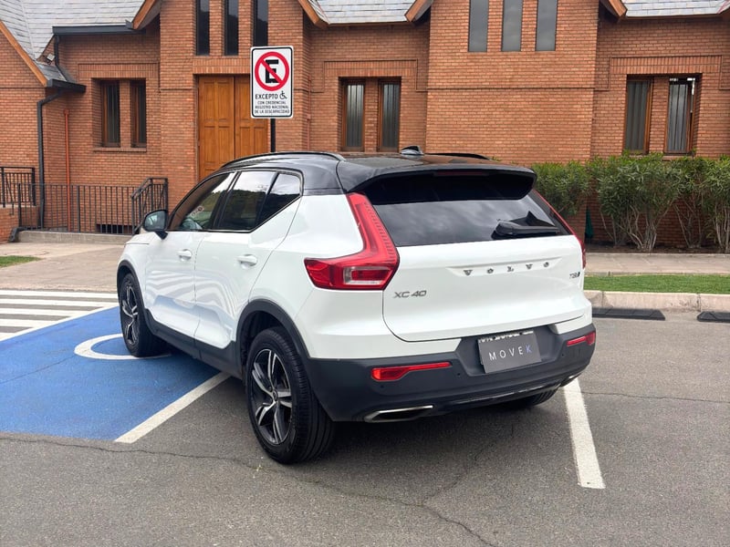 Volvo XC40 T5 R-Design AWD 2018 - Imagen 5 de 9
