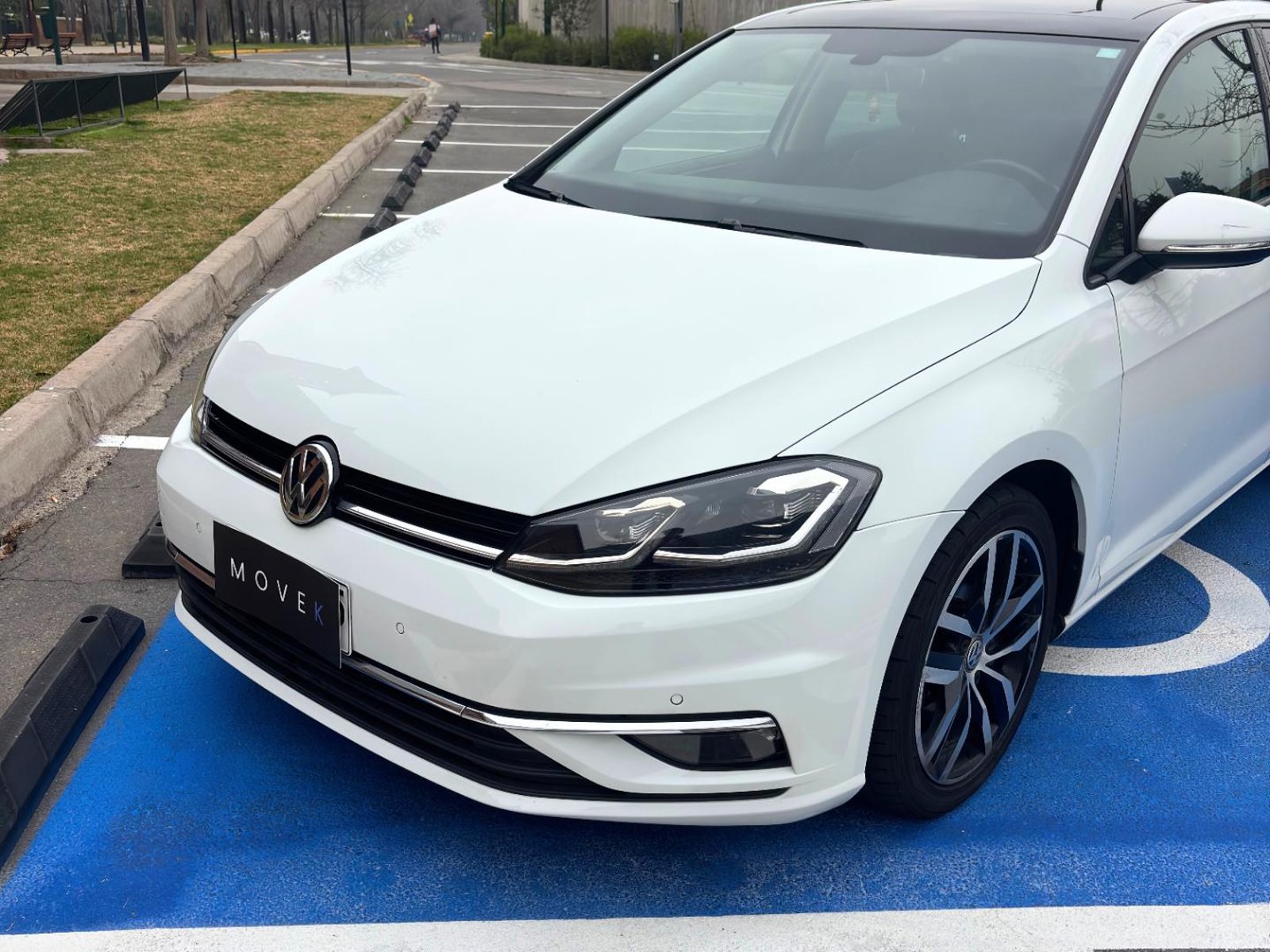 Volkswagen GOLF Highline 1.4 TSI 2019 - Foto 2 de 9