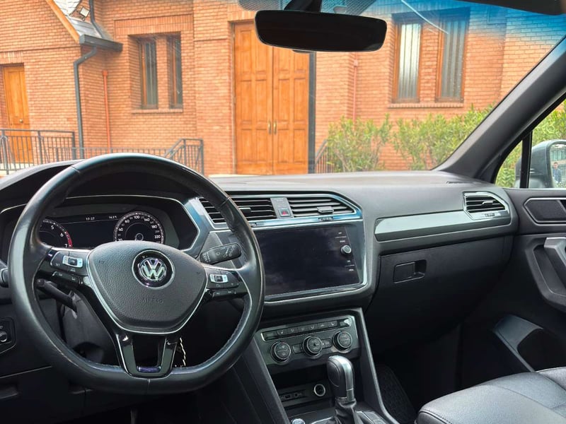 Volkswagen TIGUAN Comfortline 2.0 TSI 4Motion 2019 - Imagen 8 de 10