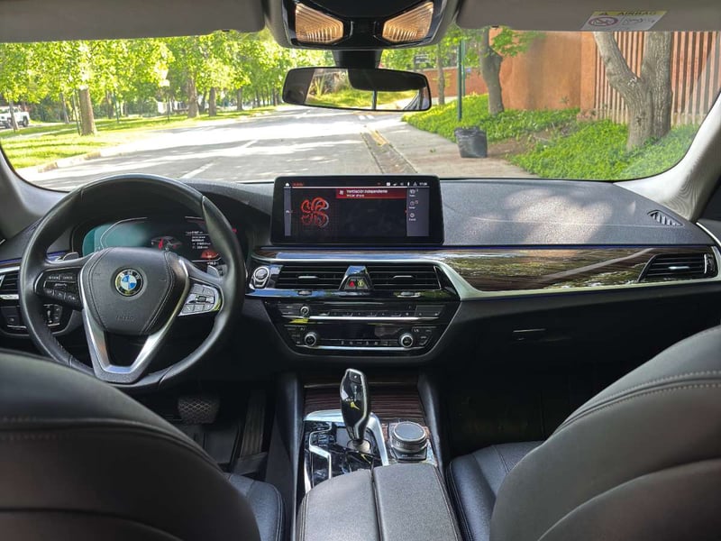 BMW 520d 2023 - Imagen 8 de 9