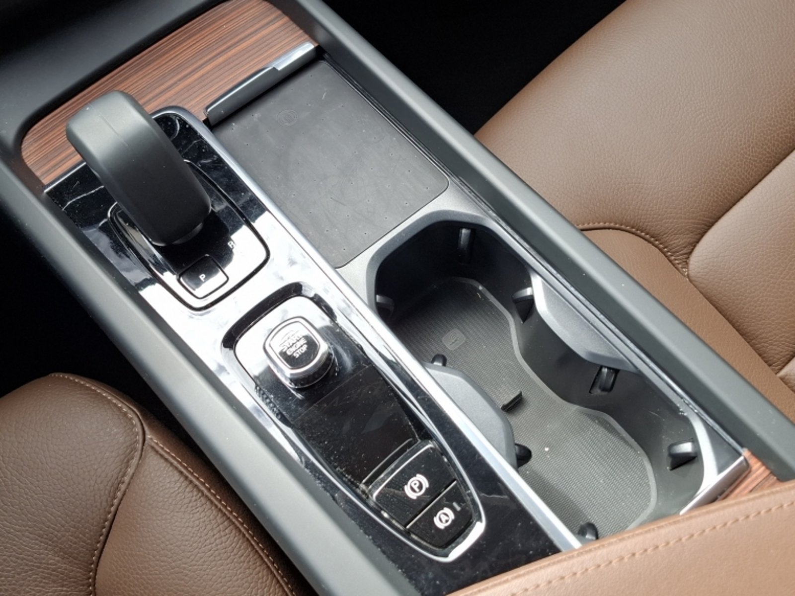 Volvo Xc60 Ii T8 Recharge 4x4 2.0 Aut 2025 - Imagen 13 de 20