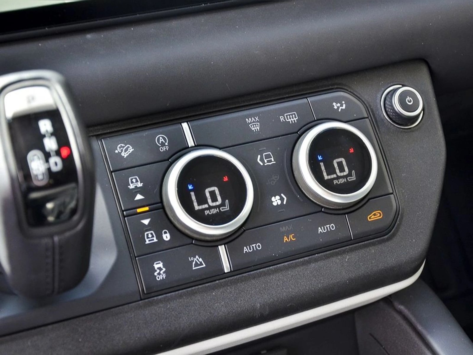 Land Rover DEFENDER 3.0 110 X-DYNAMIC S  4X4 AT 5P 2023 - Imagen 10 de 19