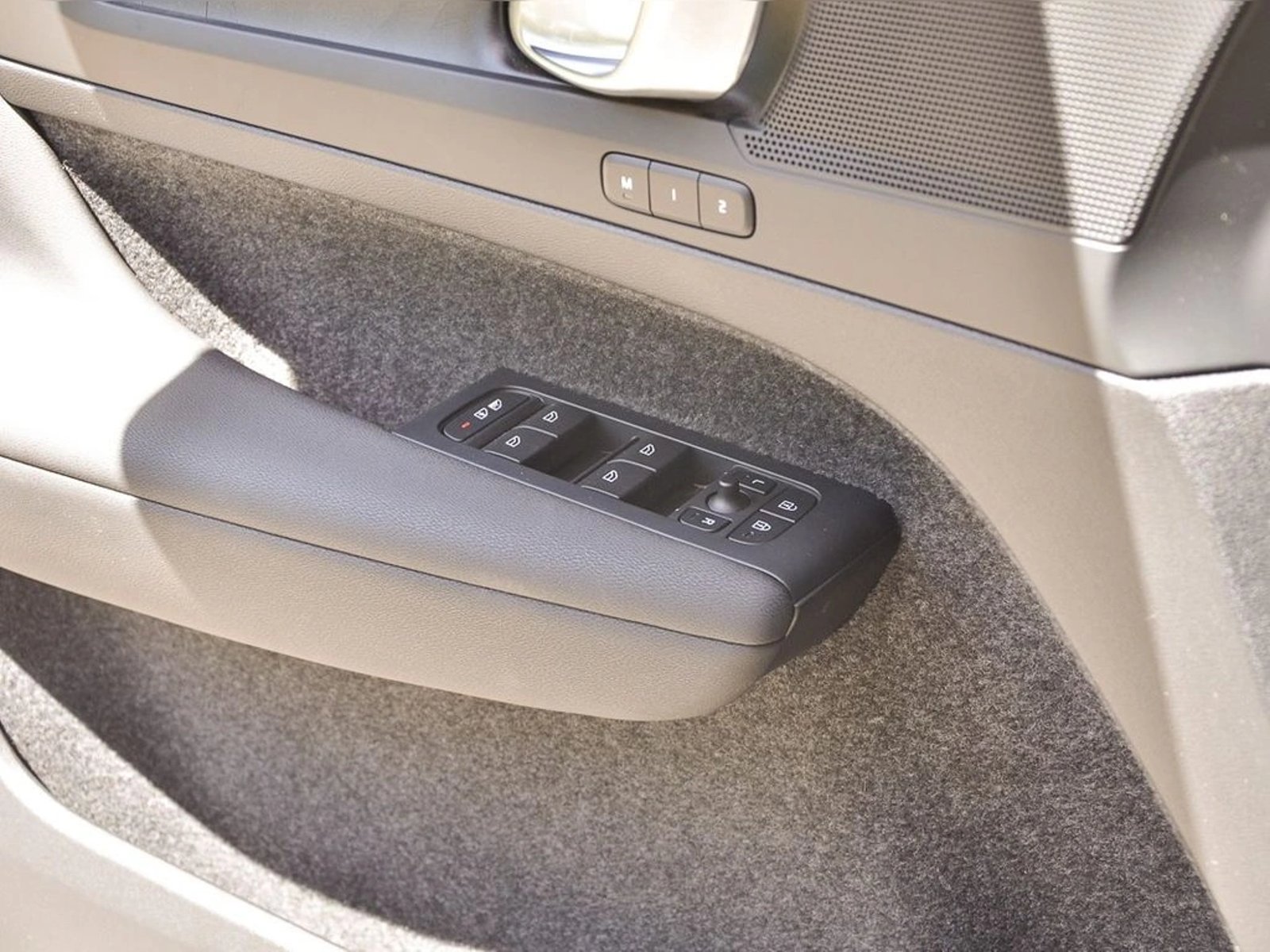 Volvo XC40 RECHARGE 2024 - Imagen 19 de 20