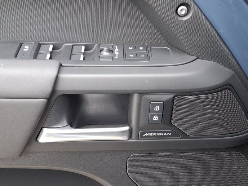 Land Rover Defender 110 3.0id X-dynamic Se 2026 - Imagen 14 de 19