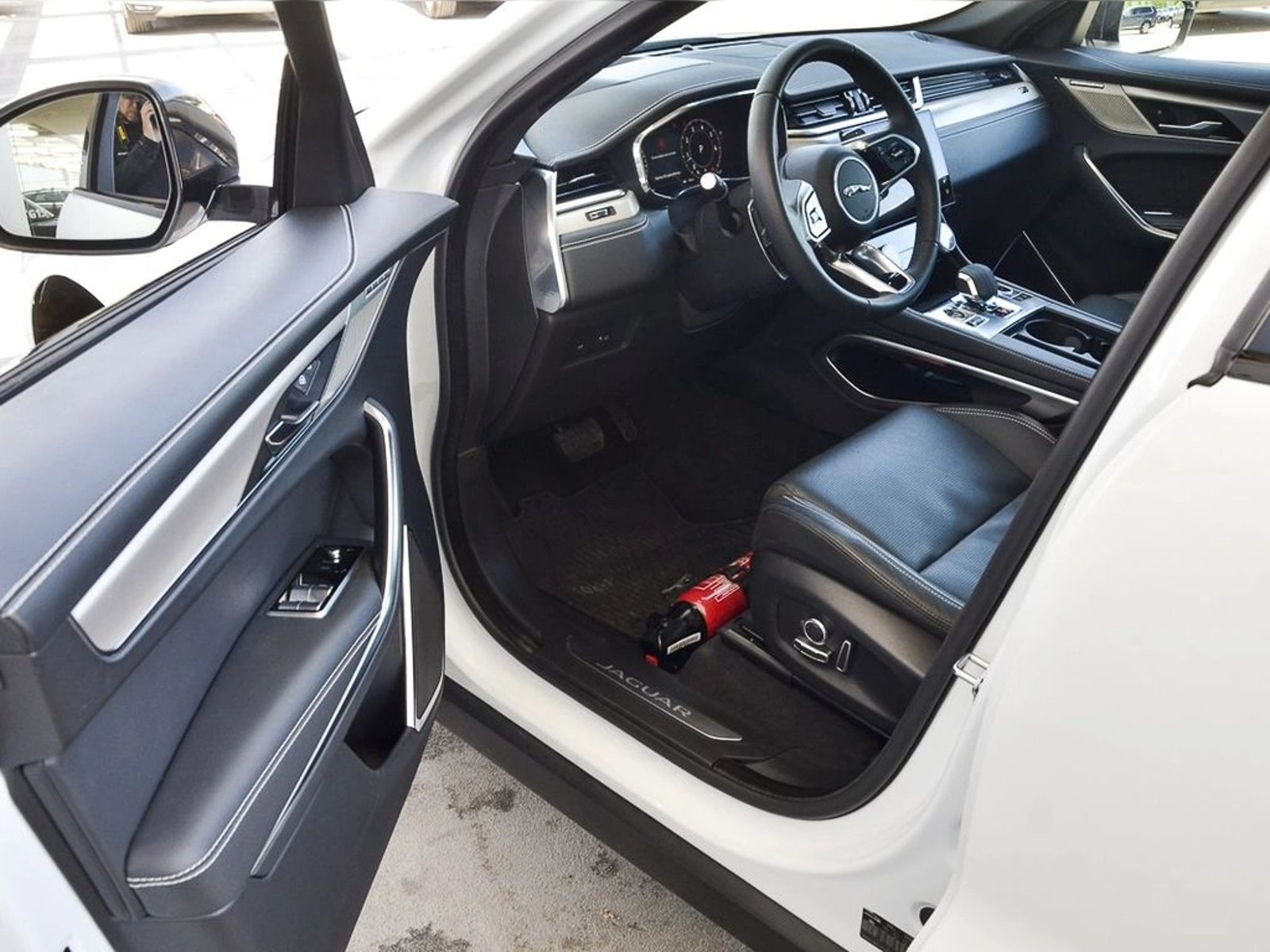 Jaguar F-PACE R DYNAMIC 2024 - Imagen 6 de 20