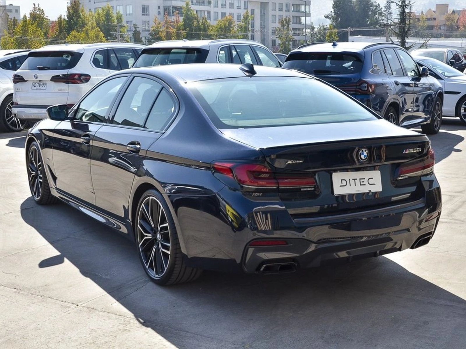 BMW M550 4.4 X-DRIVE M LCI 4X4 AT 4P 2023 - Imagen 8 de 18