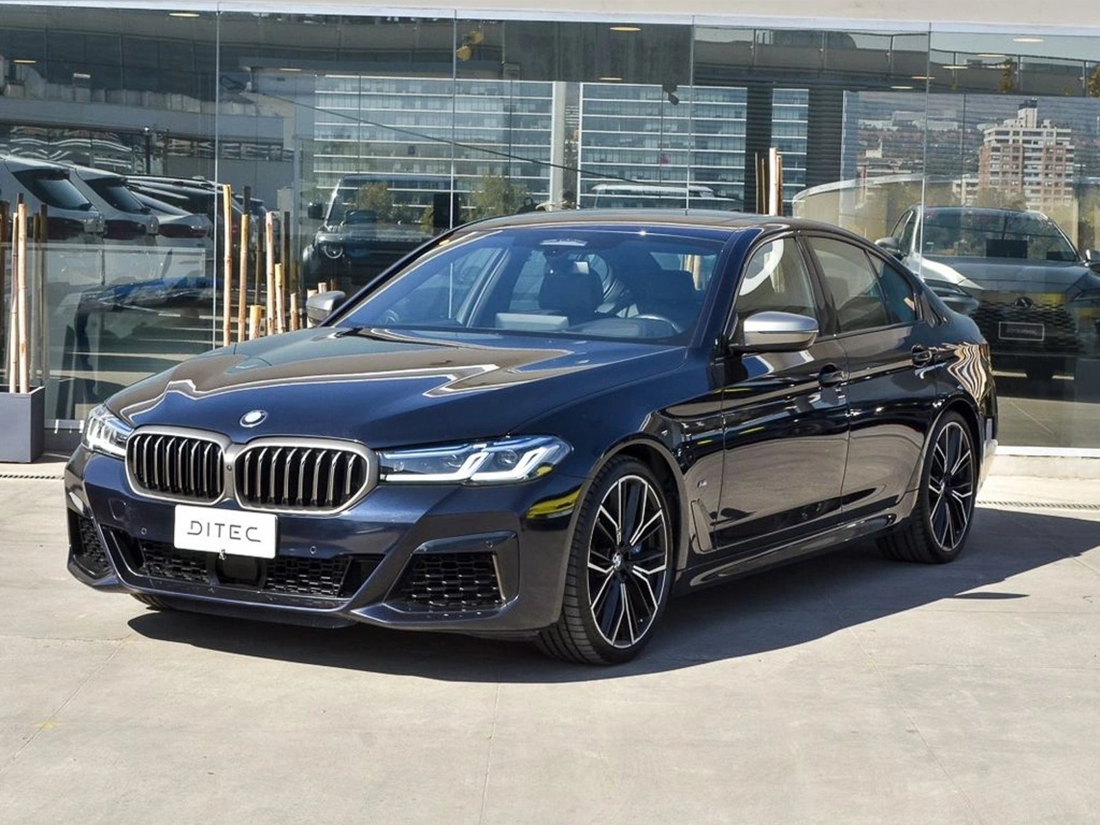 BMW M550 4.4 X-DRIVE M LCI 4X4 AT 4P 2023 - Foto 2 de 18