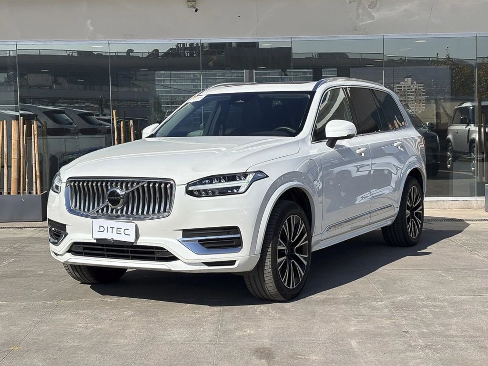 Volvo XC90 2.0 B6 PLUS AWD AT 5P 2024 - Foto 2 de 19