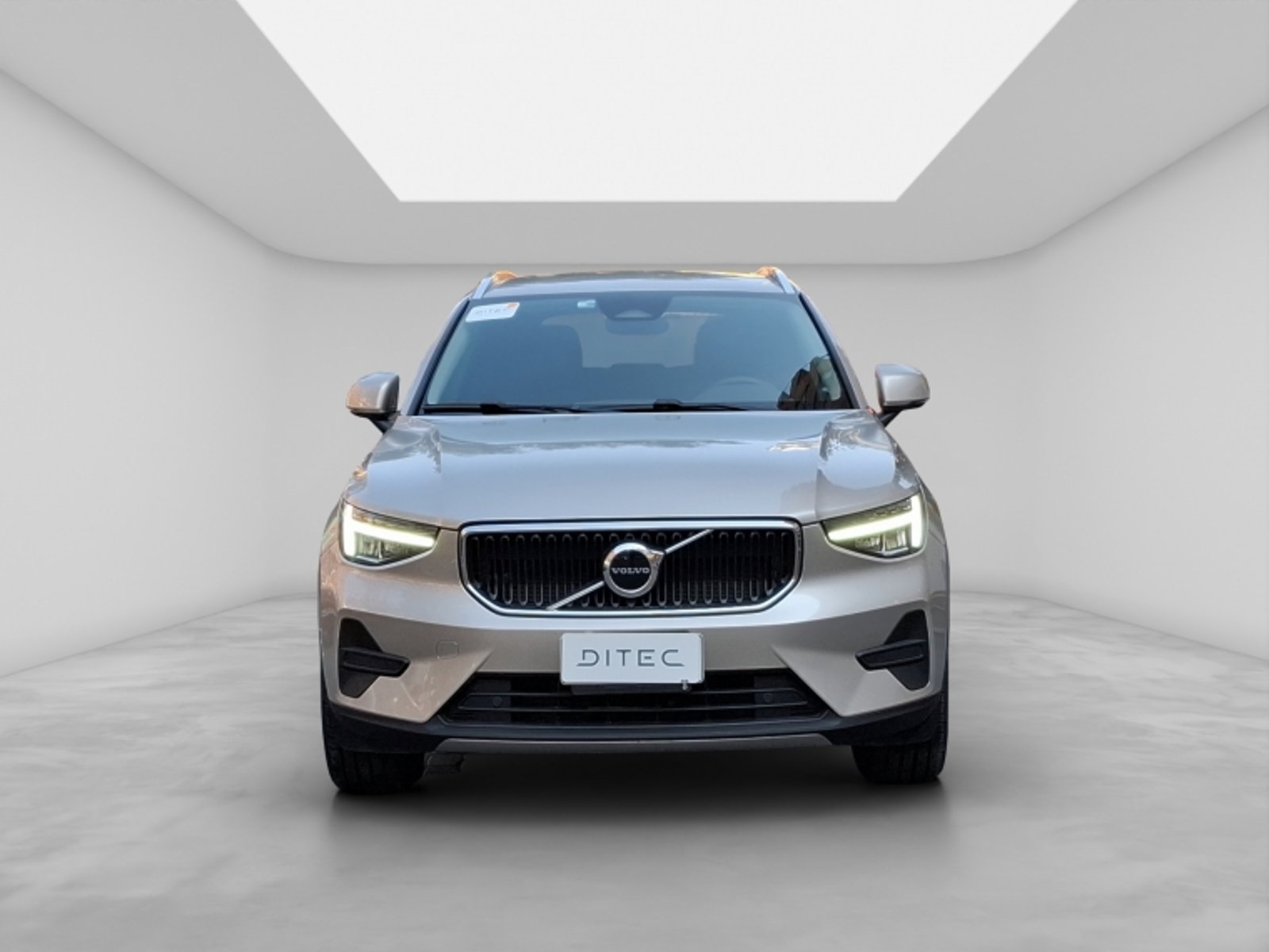 Volvo Xc40 B4 Plus 2.0 Aut 2024 - Foto 2 de 20
