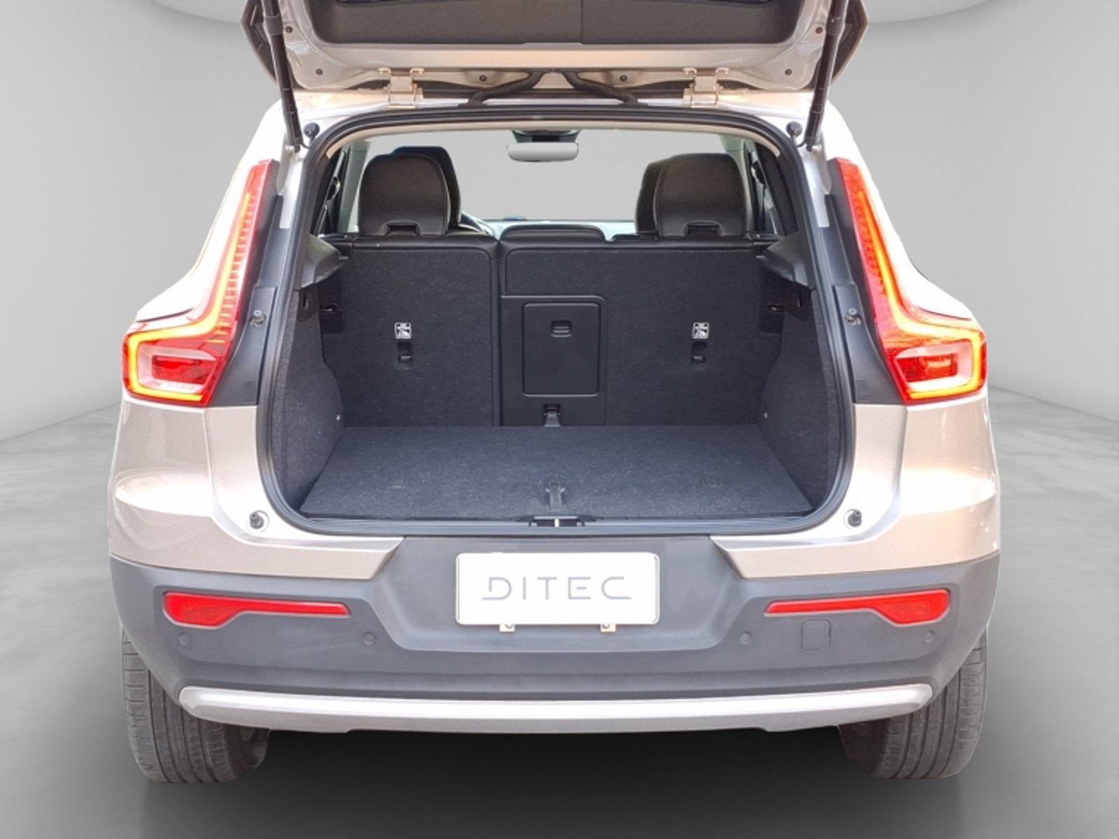 Volvo Xc40 B4 Plus 2.0 Aut 2024 - Imagen 20 de 20