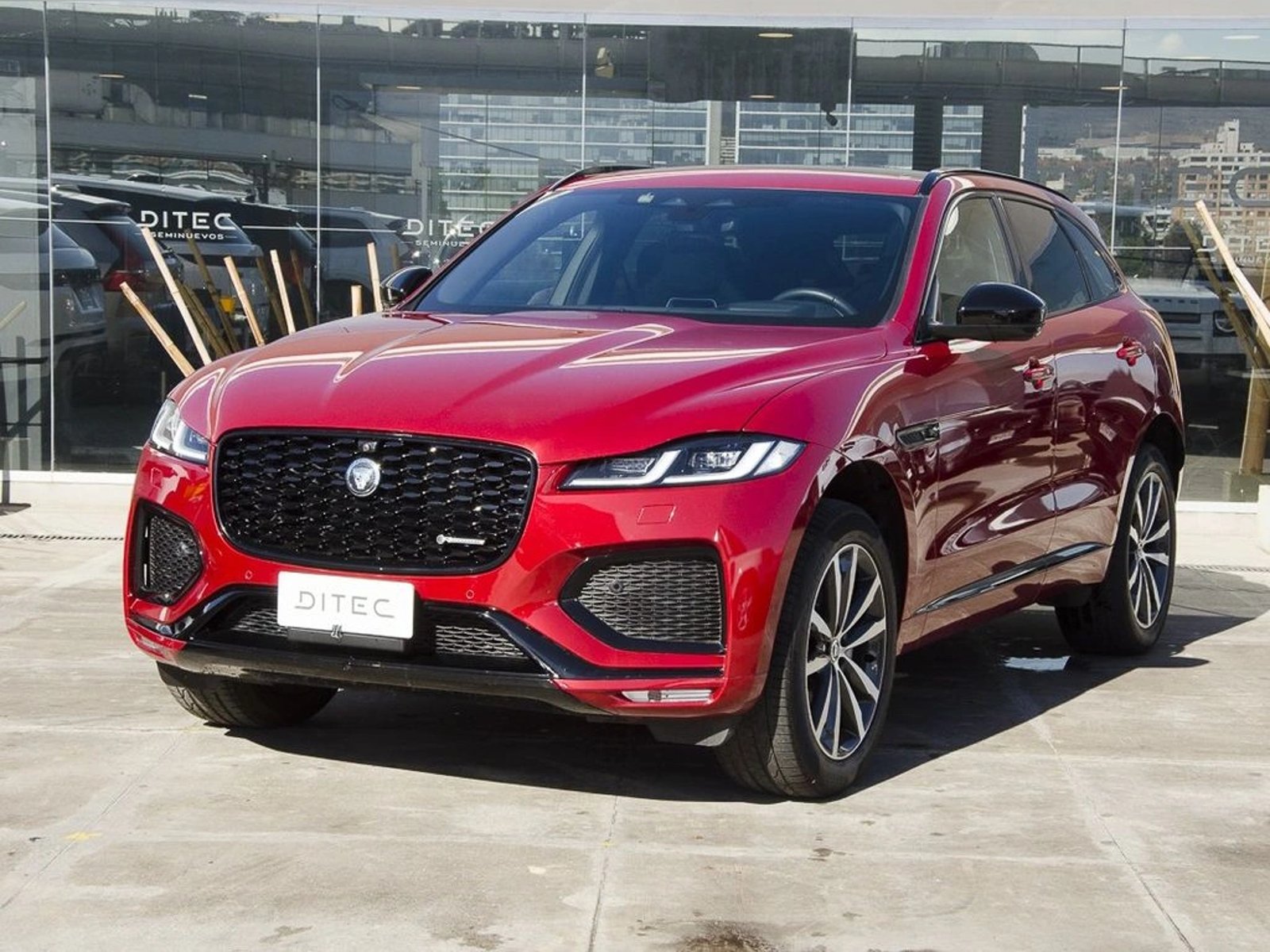Jaguar F-PACE R DYNAMIC S 2024 - Foto 2 de 20