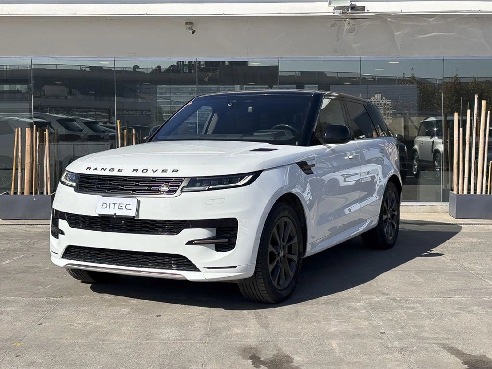 Land Rover RANGE ROVER SPORT 3.0 SE HIBRIDO 4X4 AT 5P 2024 - Foto 2 de 17