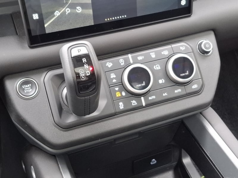 Land Rover Defender 110 3.0id X-dynamic Se 2026 - Imagen 13 de 19