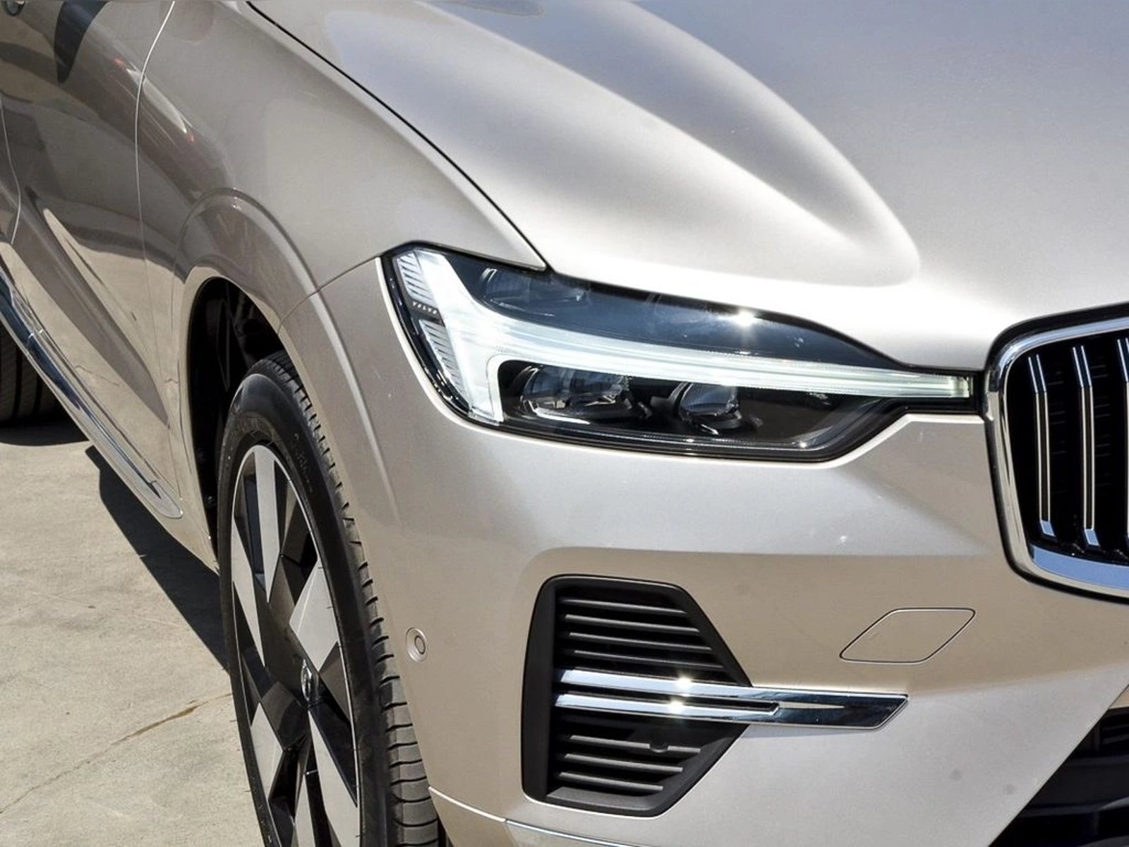 Volvo XC60 T8 AWD RECHARGE ULTIMATE 2025 - Imagen 5 de 20