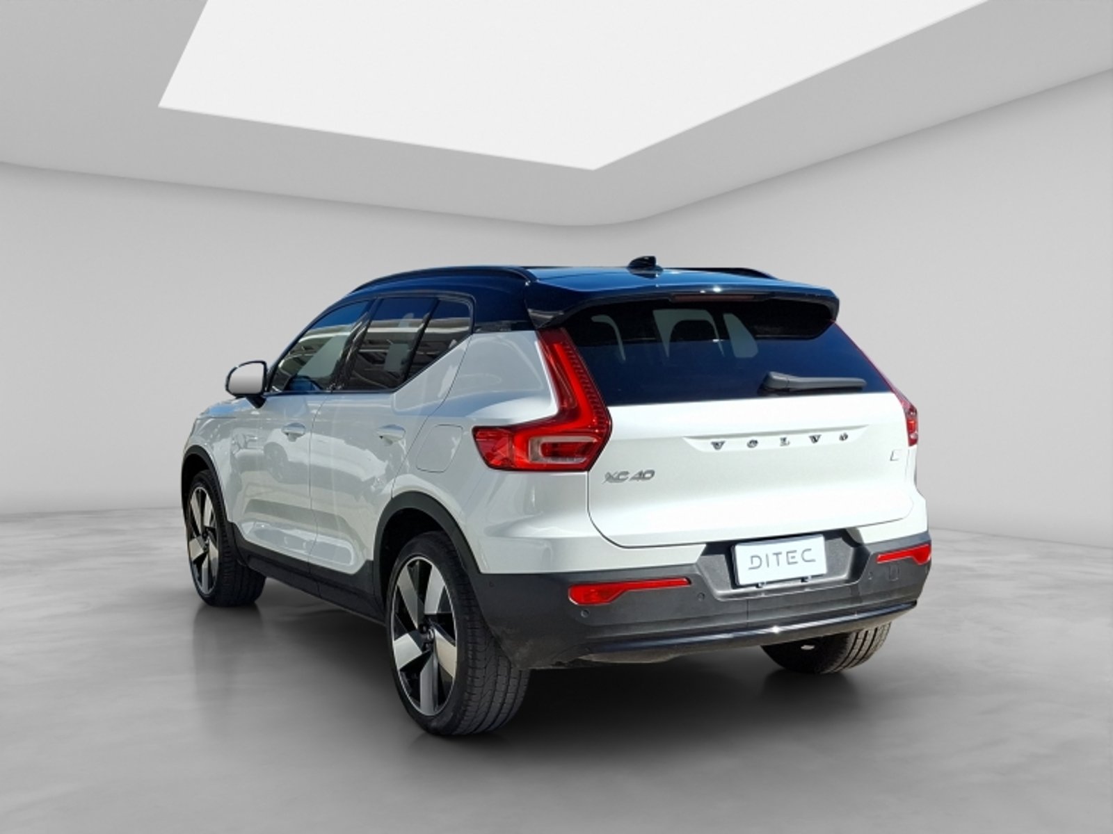 Volvo Xc40 2.0 T5 Hybrid At 4x4 Hibrido 2024 - Foto 5 de 20