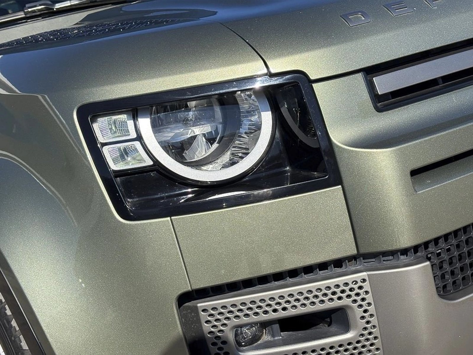 Land Rover DEFENDER 3.0 110 X-DYNAMIC S HIBRIDO 4X4 AT 5P 2023 - Foto 4 de 18