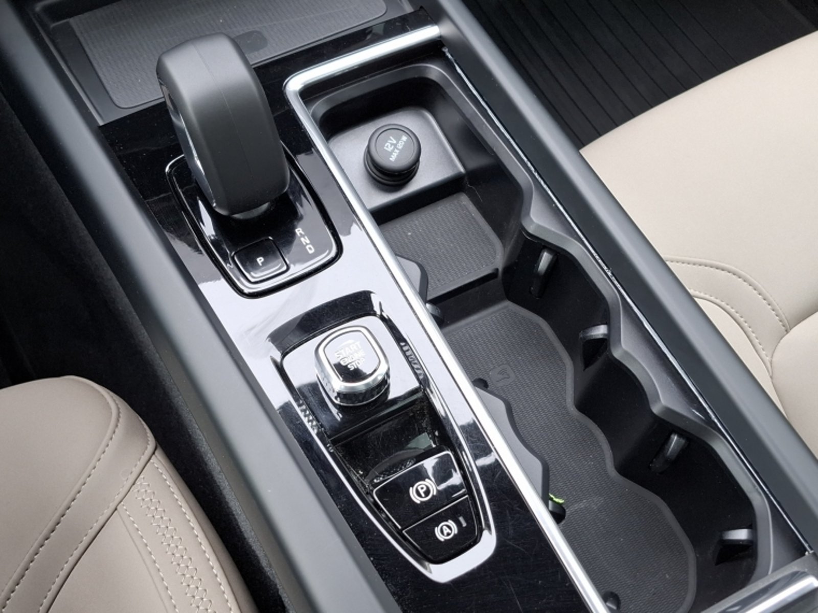 Volvo Xc60 T8 Awd Core 2026 - Imagen 13 de 20