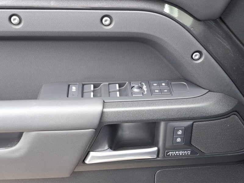 Land Rover Defender 110 5.0 S/c V8 2026 - Imagen 14 de 19