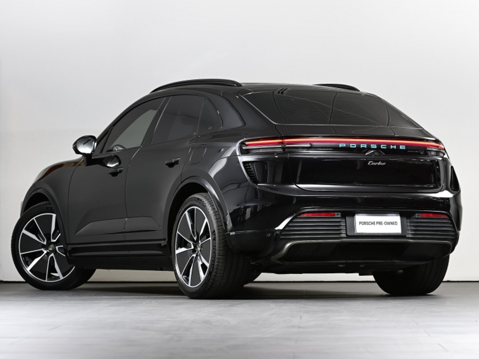Porsche Macan Turbo Electric 2024 - Foto 3 de 20