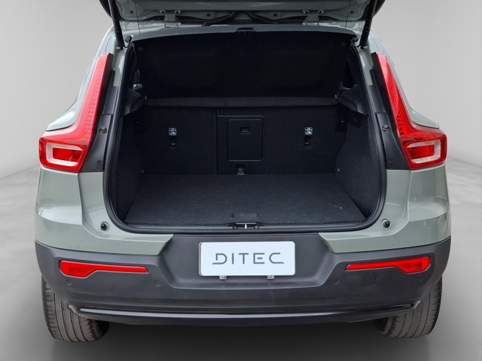Volvo Xc40 T5 Hybrid R Design 1.5 Aut 2023 - Imagen 20 de 20