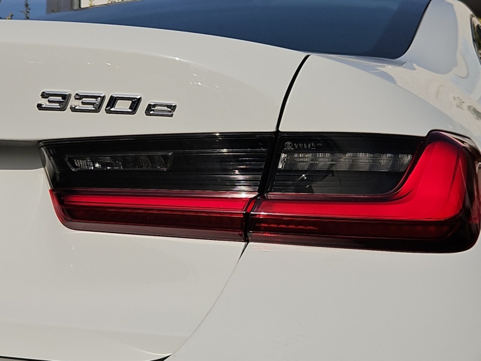BMW 330 E Sedan 2.0 Aut 2024 - Imagen 8 de 20
