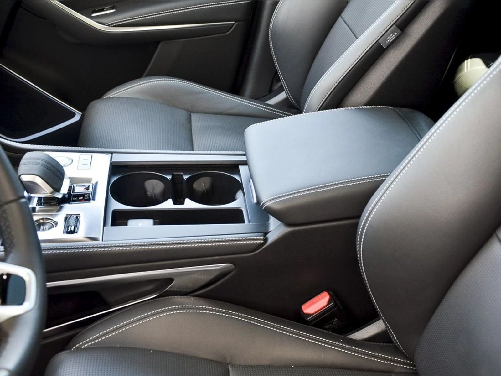 Jaguar F-PACE R DYNAMIC 2024 - Imagen 9 de 20