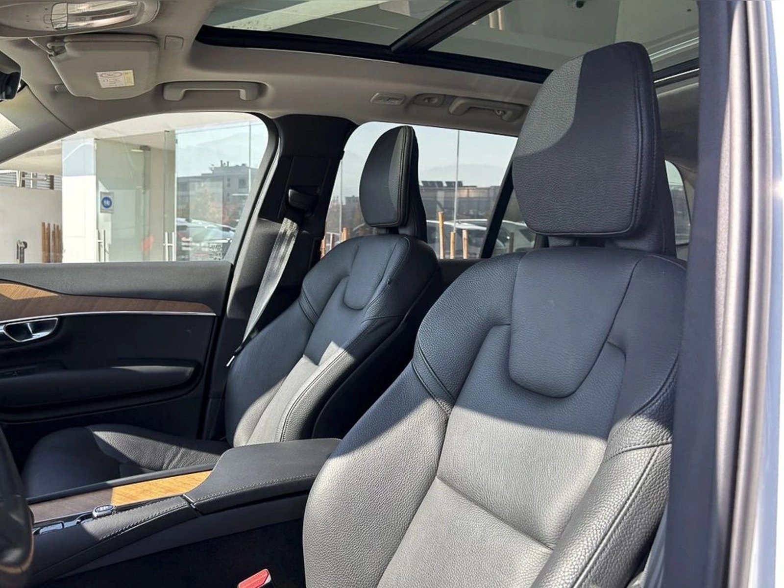 Volvo XC90 2.0 B6 PLUS AWD AT 5P 2024 - Imagen 13 de 19