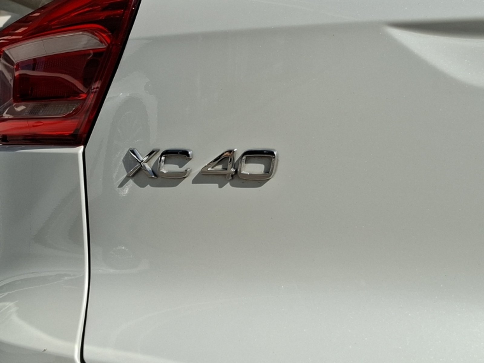 Volvo Xc40 2.0 T5 Hybrid At 4x4 Hibrido 2024 - Imagen 8 de 20