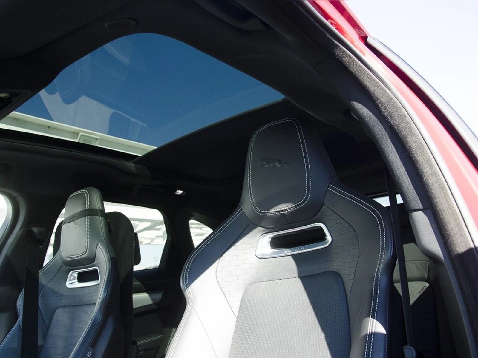 Jaguar F-PACE R DYNAMIC S 2024 - Imagen 10 de 20