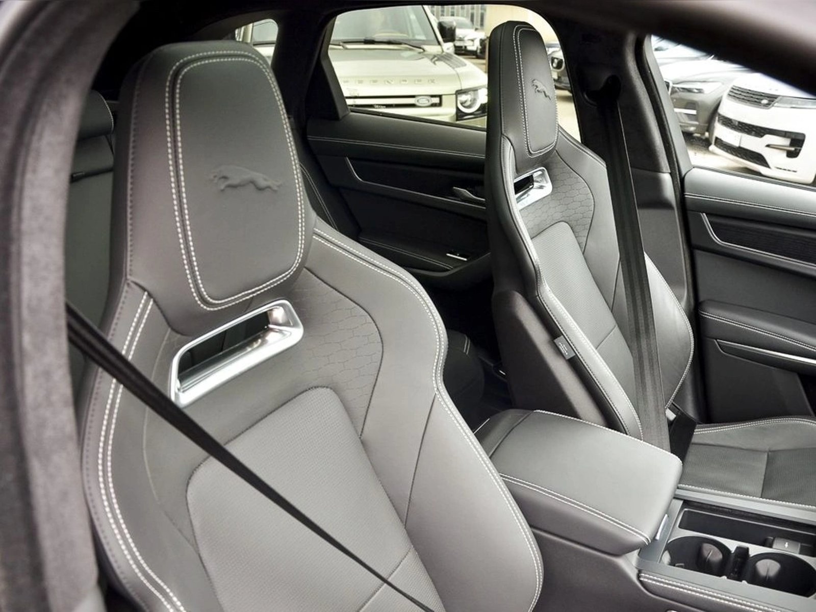 Jaguar F-PACE 400 SPORT 2024 - Imagen 9 de 20