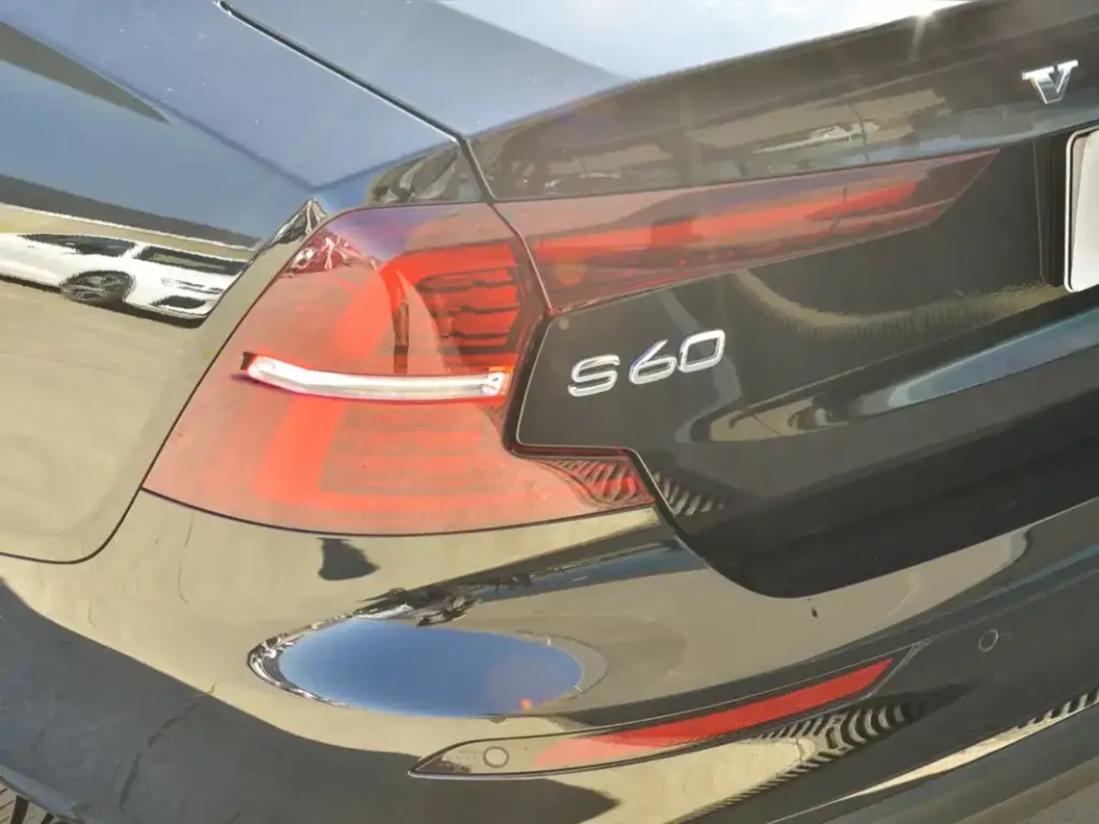 Volvo S60 B4 2023 - Imagen 9 de 19