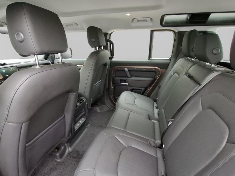 Land Rover Defender 110 3.0id S 2026 - Imagen 15 de 19
