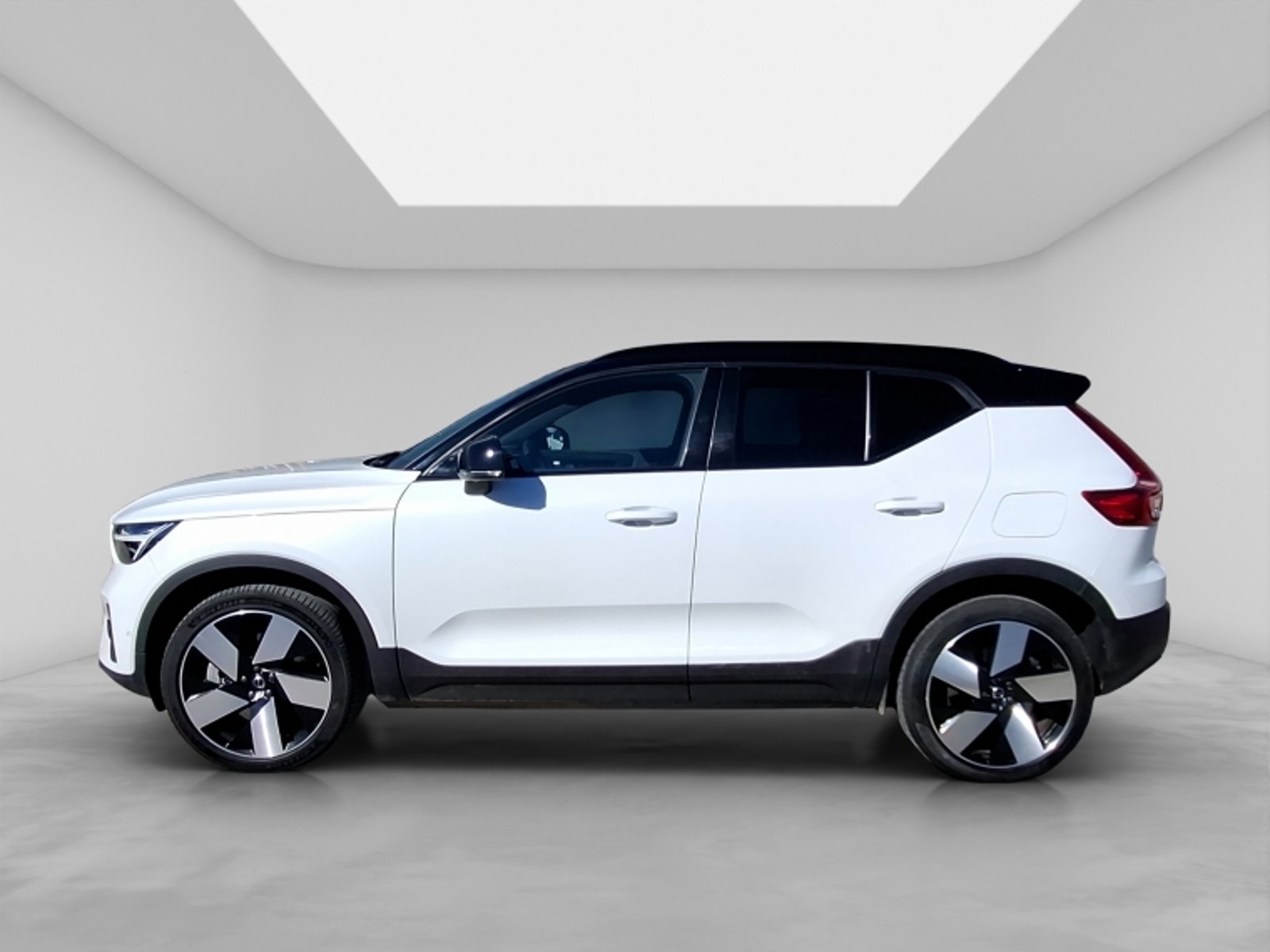 Volvo Xc40 2.0 T5 Hybrid At 4x4 Hibrido 2024 - Imagen 4 de 20