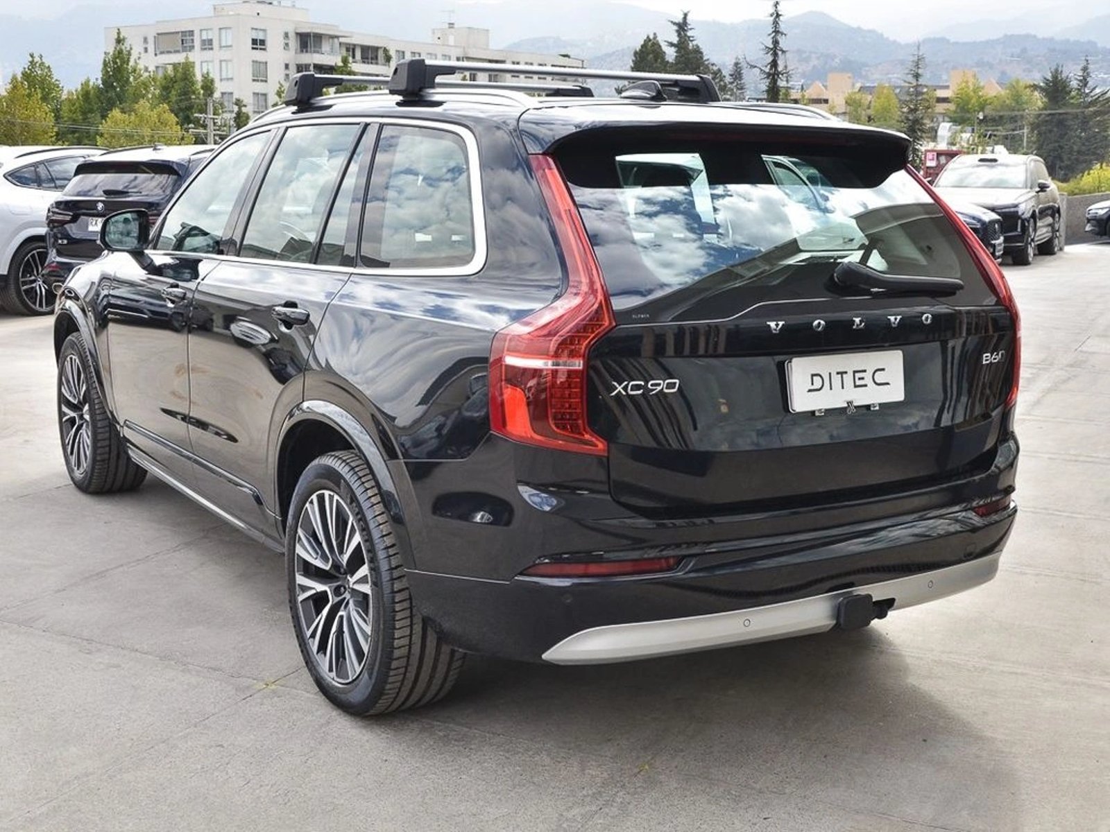 Volvo XC90 2.0 B6 MOMENTUM 4X4 AT 5P 2022 - Imagen 7 de 13