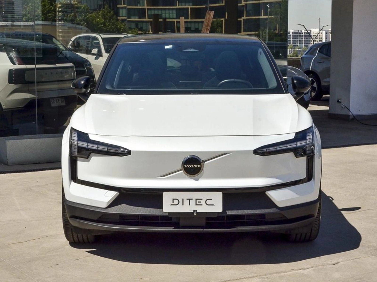 Volvo EX30 EX30  E60  ULTRA  AUT 2024 - Imagen 3 de 19