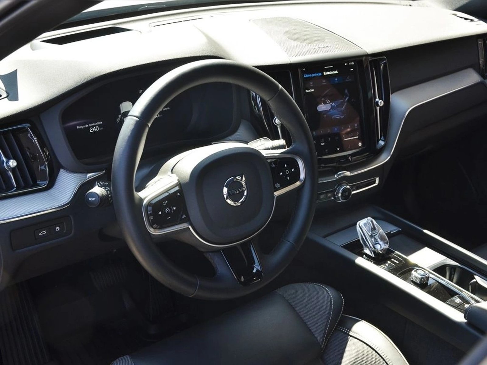 Volvo XC60 T8 AWD RECHARGE ULTIMATE DARK 2025 - Imagen 7 de 20