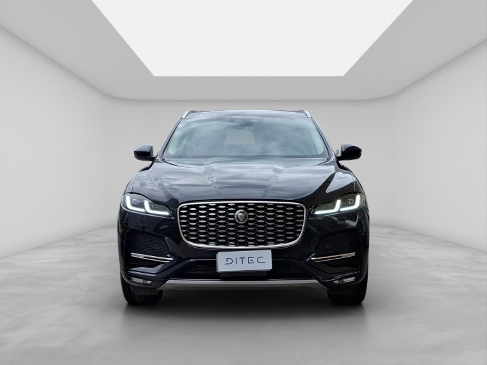 Jaguar F-pace 4x4 2.0 At 2023 - Foto 2 de 20