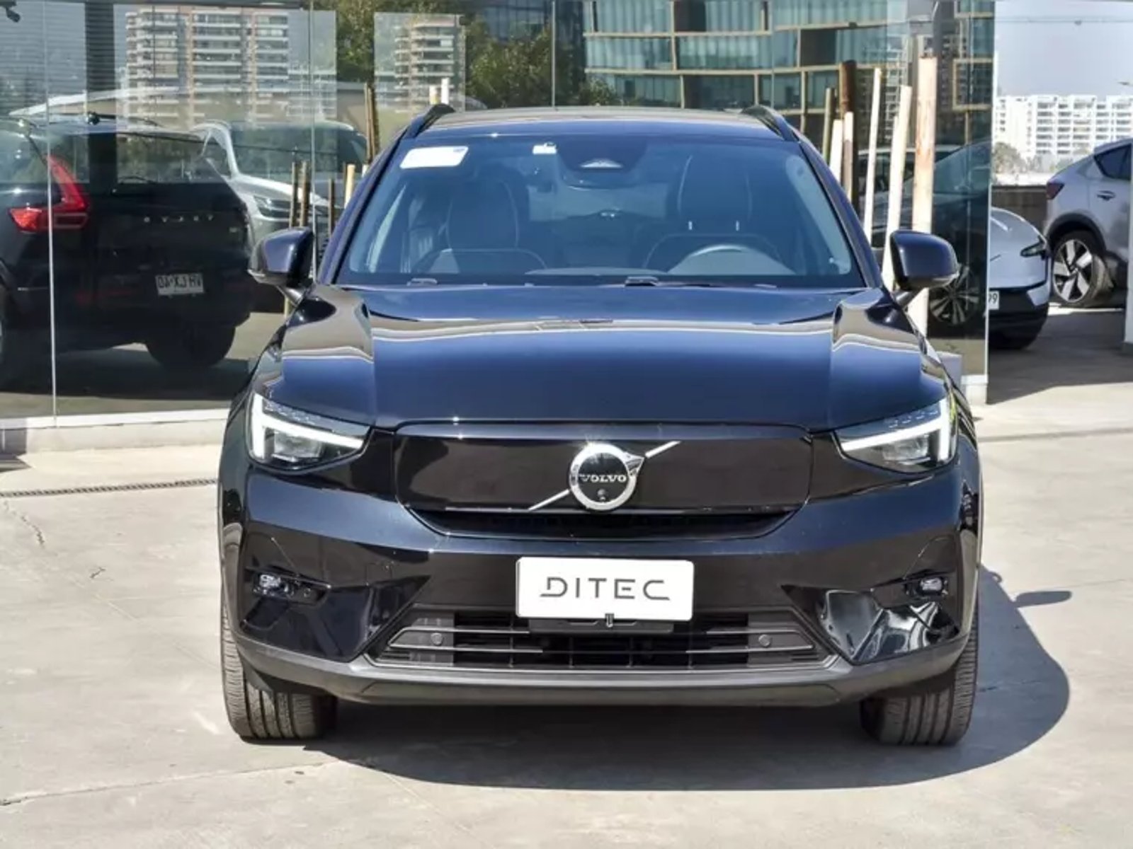 Volvo Ex40 Electrico P8 R-design Awd At 5p 2025 - Imagen 3 de 19