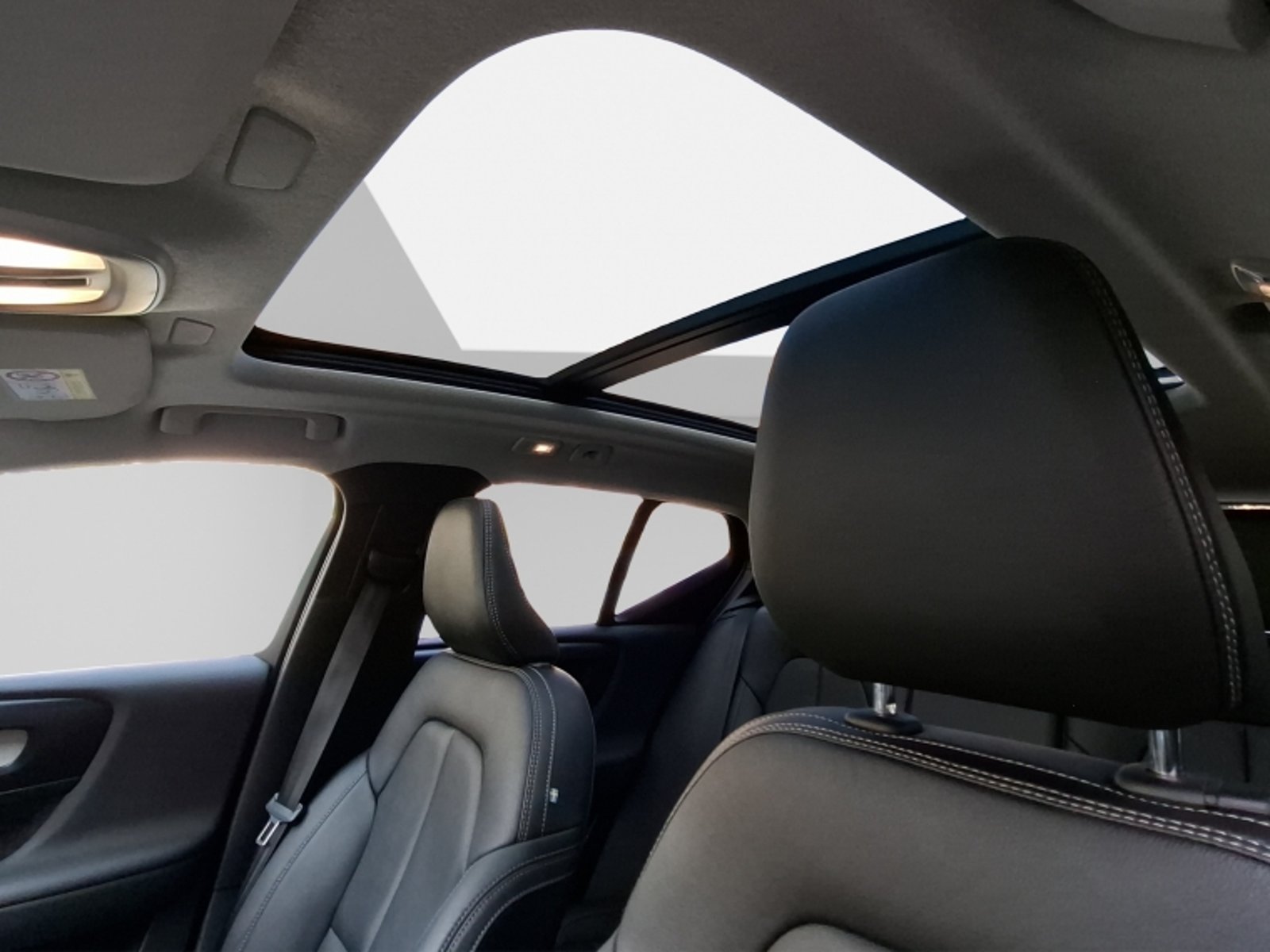 Volvo Xc40 B4 Ultimate 2.0 Aut 2024 - Imagen 11 de 20